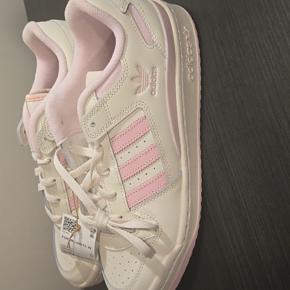 Adidas Forum Low CL  White Pink Women’s Size 10 NWT Retail $100